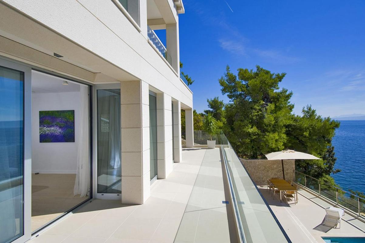 Luxury Seafront Villa My Dream With Private Pool, Jacuzzi And Staff At The Beach On Brac Island - Sumartin Selca  Экстерьер фото