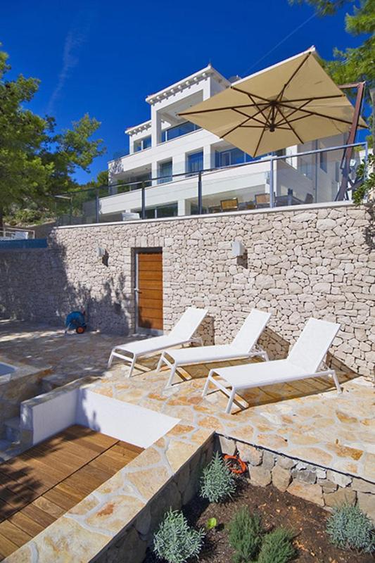 Luxury Seafront Villa My Dream With Private Pool, Jacuzzi And Staff At The Beach On Brac Island - Sumartin Selca  Экстерьер фото