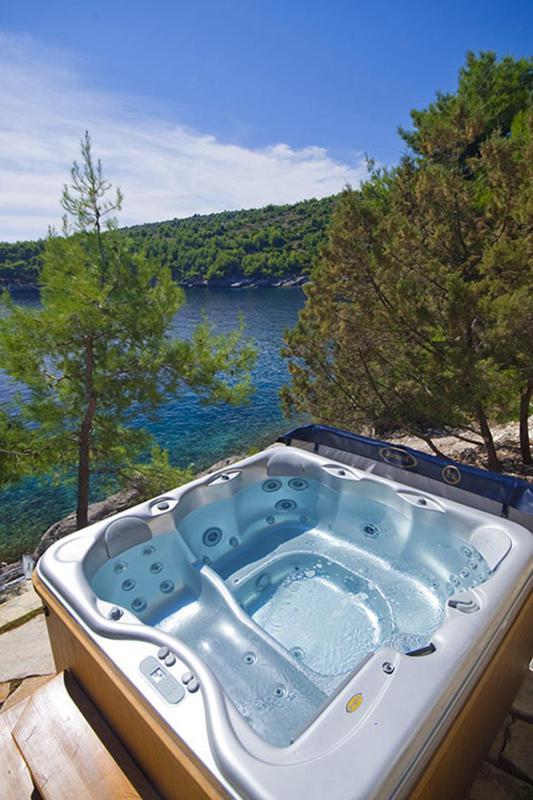 Luxury Seafront Villa My Dream With Private Pool, Jacuzzi And Staff At The Beach On Brac Island - Sumartin Selca  Экстерьер фото