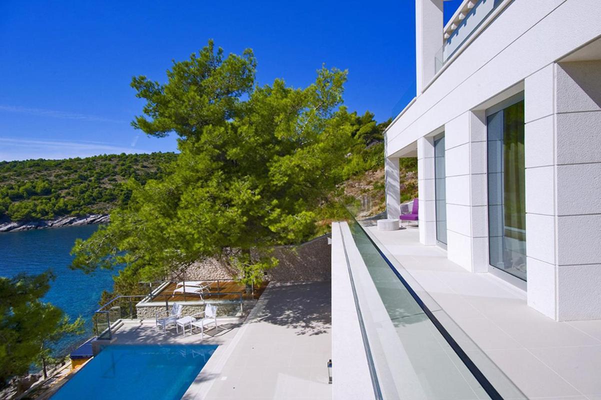 Luxury Seafront Villa My Dream With Private Pool, Jacuzzi And Staff At The Beach On Brac Island - Sumartin Selca  Экстерьер фото