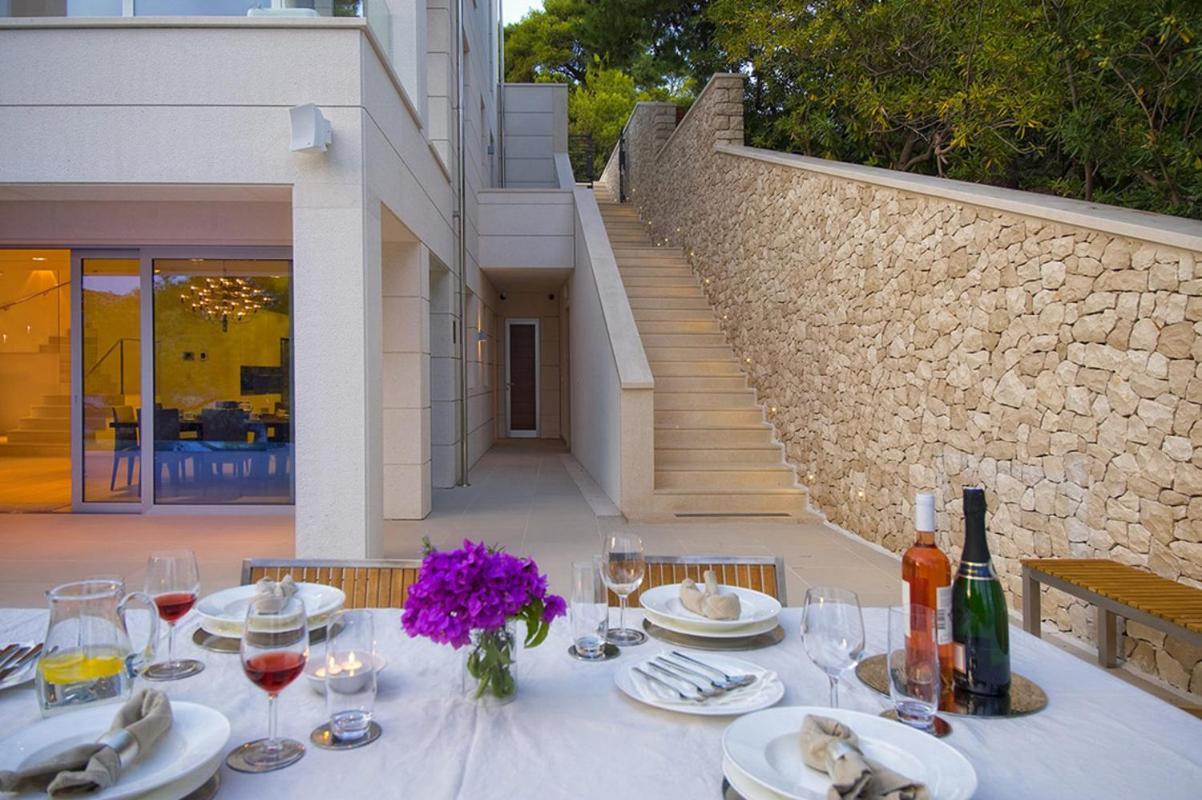 Luxury Seafront Villa My Dream With Private Pool, Jacuzzi And Staff At The Beach On Brac Island - Sumartin Selca  Экстерьер фото