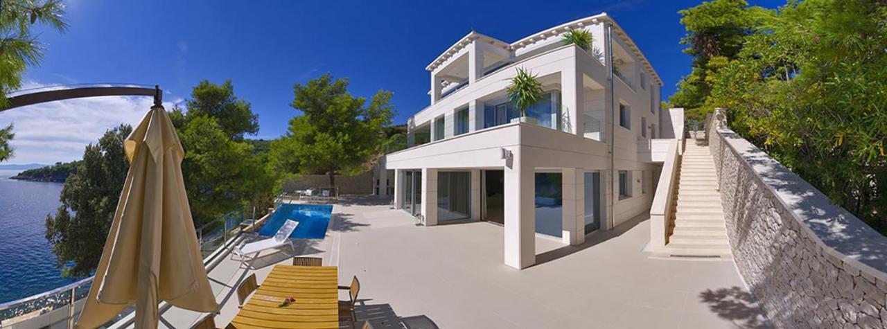 Luxury Seafront Villa My Dream With Private Pool, Jacuzzi And Staff At The Beach On Brac Island - Sumartin Selca  Экстерьер фото