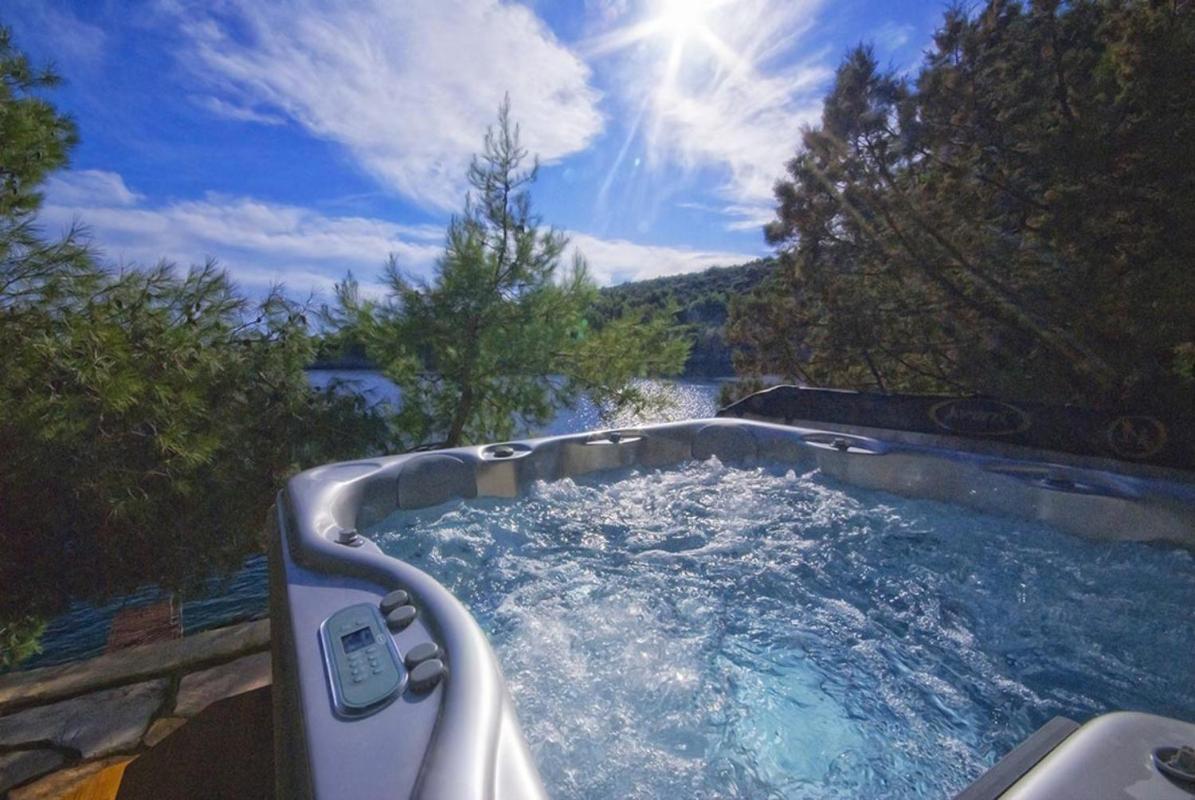 Luxury Seafront Villa My Dream With Private Pool, Jacuzzi And Staff At The Beach On Brac Island - Sumartin Selca  Экстерьер фото